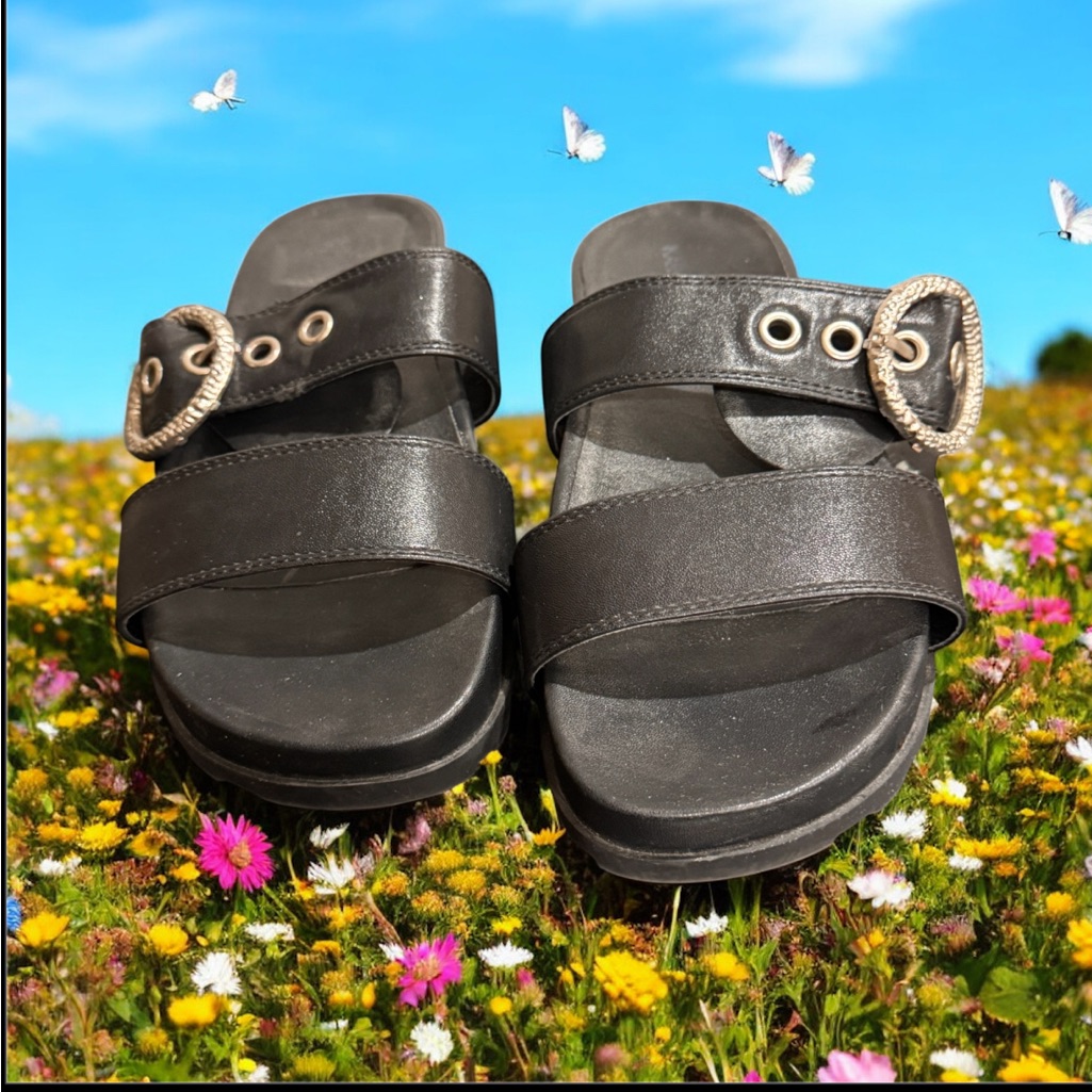 Karl Lagerfeld Black Slippers Size 7